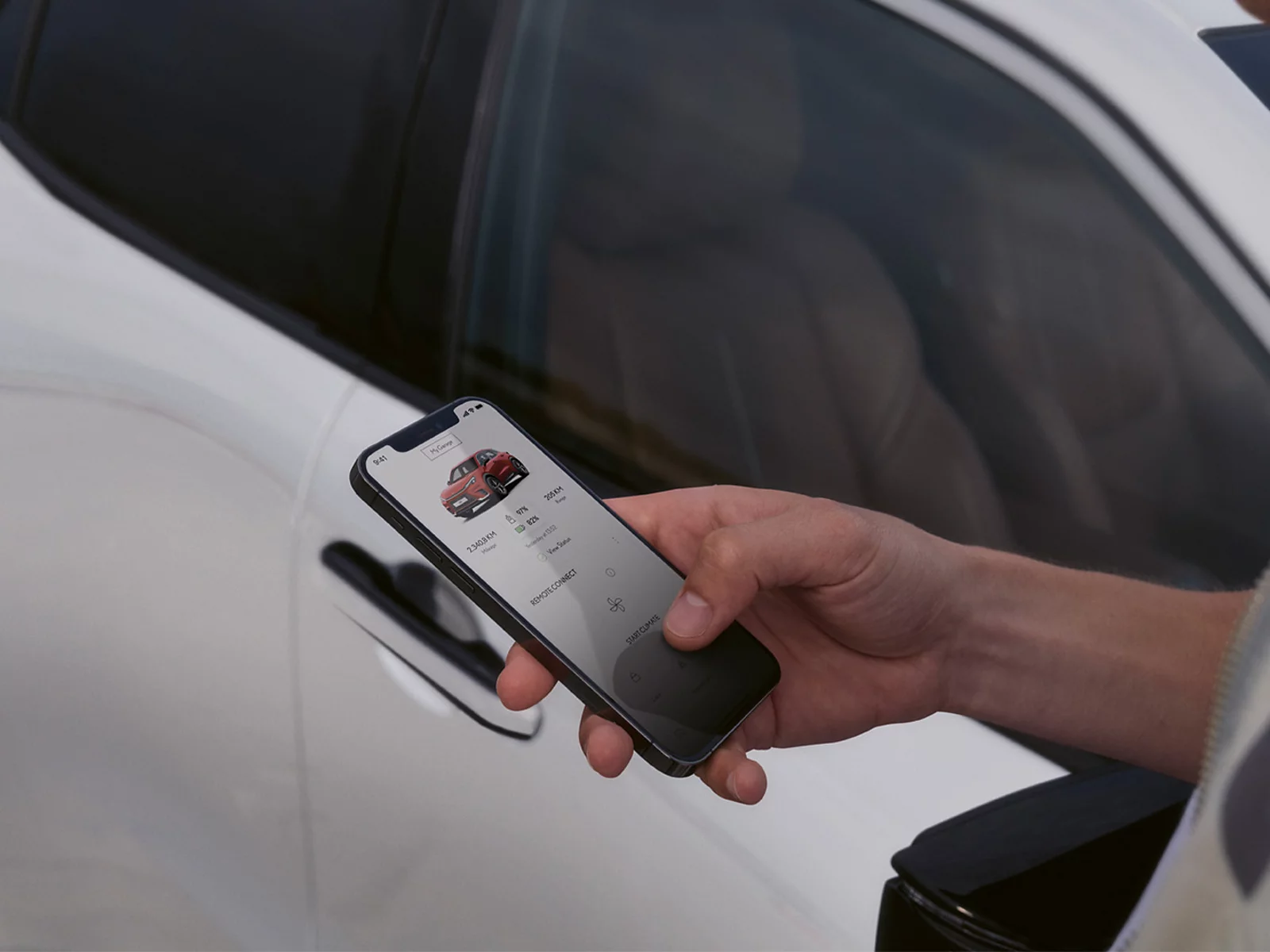 LEARN HOW TO USE THE CONNECTED SERVICE